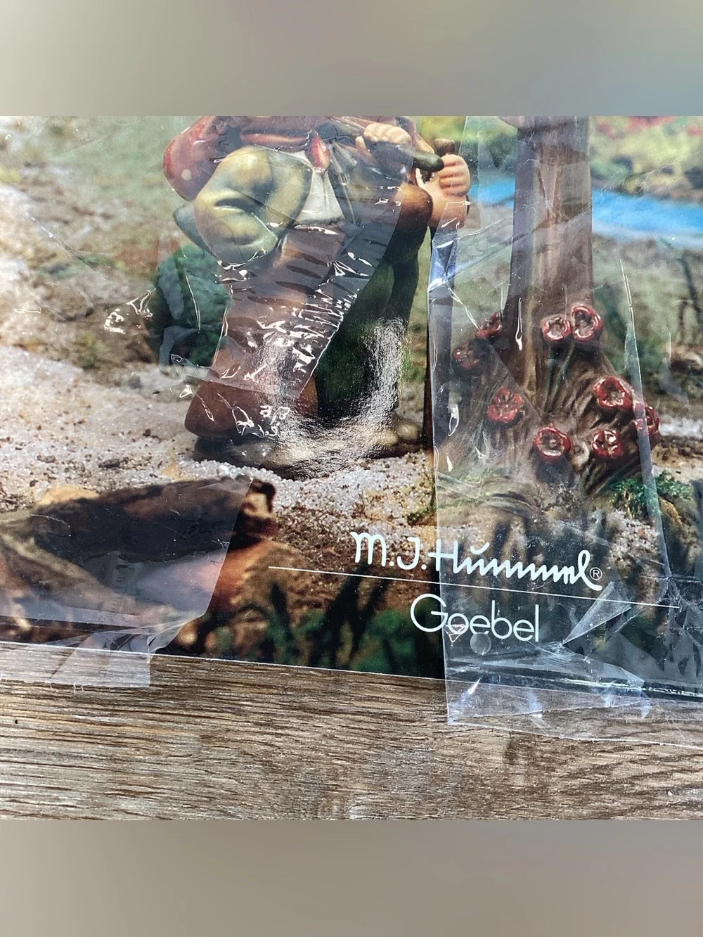 New 1990 Hummel Calender for Goebel Figurines